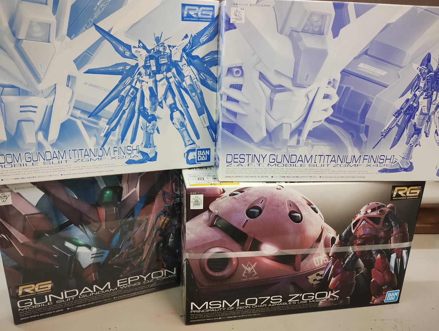 RGストライクフリーダムガンダム＆デスティニーガンダム（チタニウム 